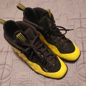 Black and Yelloe Foamposites